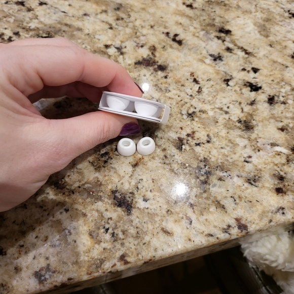 **SOLD** AirPods Pro - Genuine Apple - Like New - Picture 5 of 5